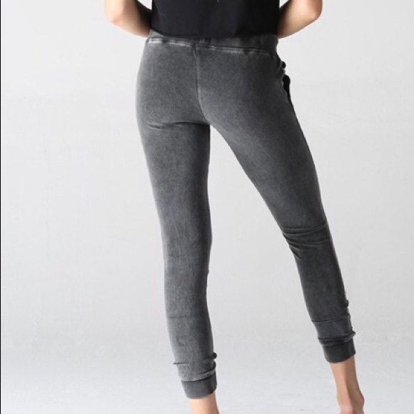 SOLD OUT!  MINERAL WASH LOW RISE JOGGERS HIGH QUALITY - Picture 3 of 12